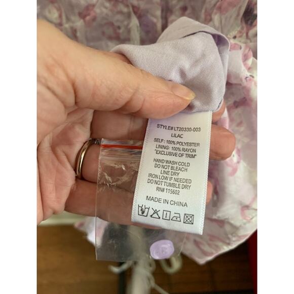 Lush-Strappy-Romantic-Floral-Top-Lilac-Eyelet-NWT-100% Rayon-Women-L - Picture 6 of 6